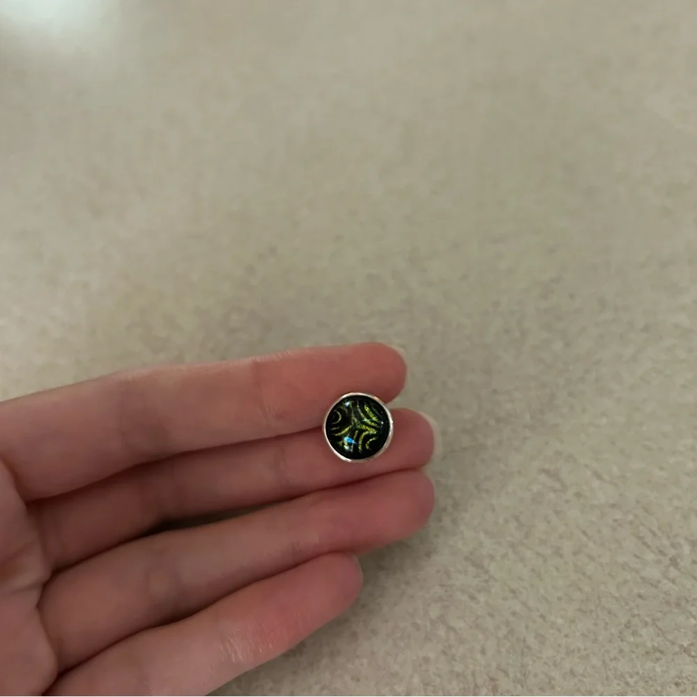 Kameleon Green Glass Sterling Silver Jewel Pop - Picture 2 of 5